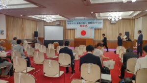 靖国会館表彰会場豪華な椅子が並んでいます